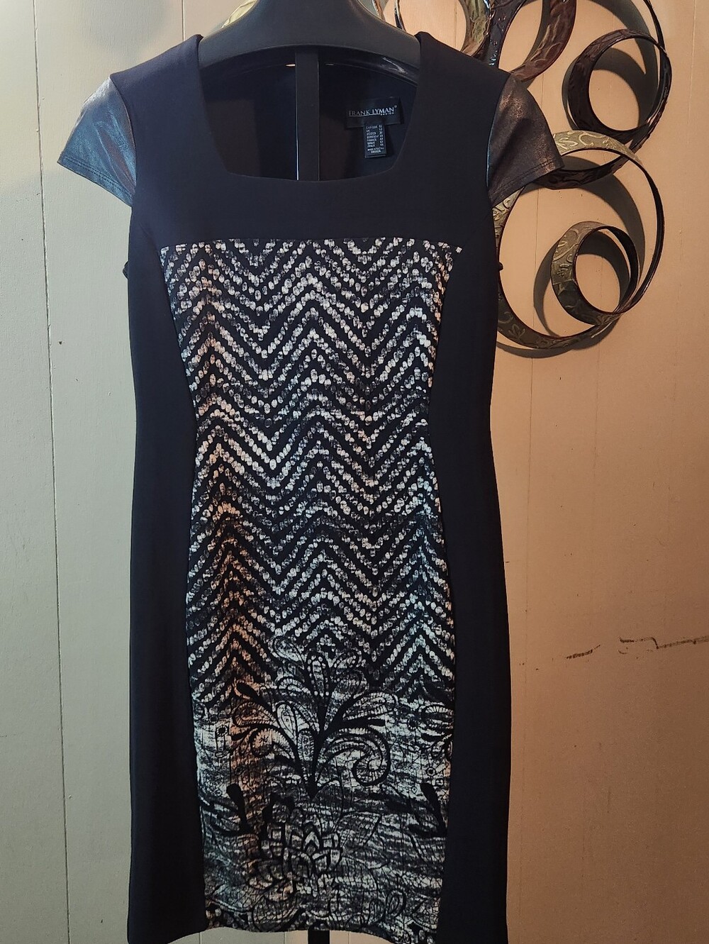 FRANK LYMAN DESIGN Stunning Dress